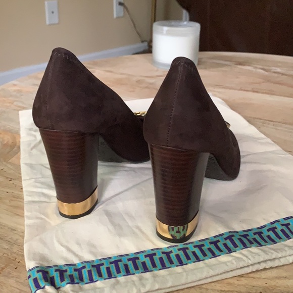 TORY BURCH Suede Logo Embellished “Meddie” Pump - Size 8 - Picture 6 of 9